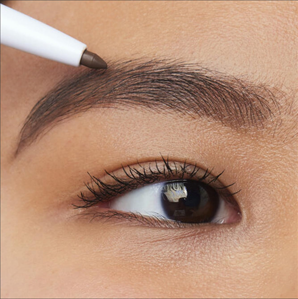 e.l.f. Instant Lift Brow Pencil: cera transparente fija el resultado durante el día.