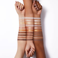 e.l.f. Perfect 10 Eyeshadow Palette: tonos neutros brillantes para un acabado natural con shimmer.