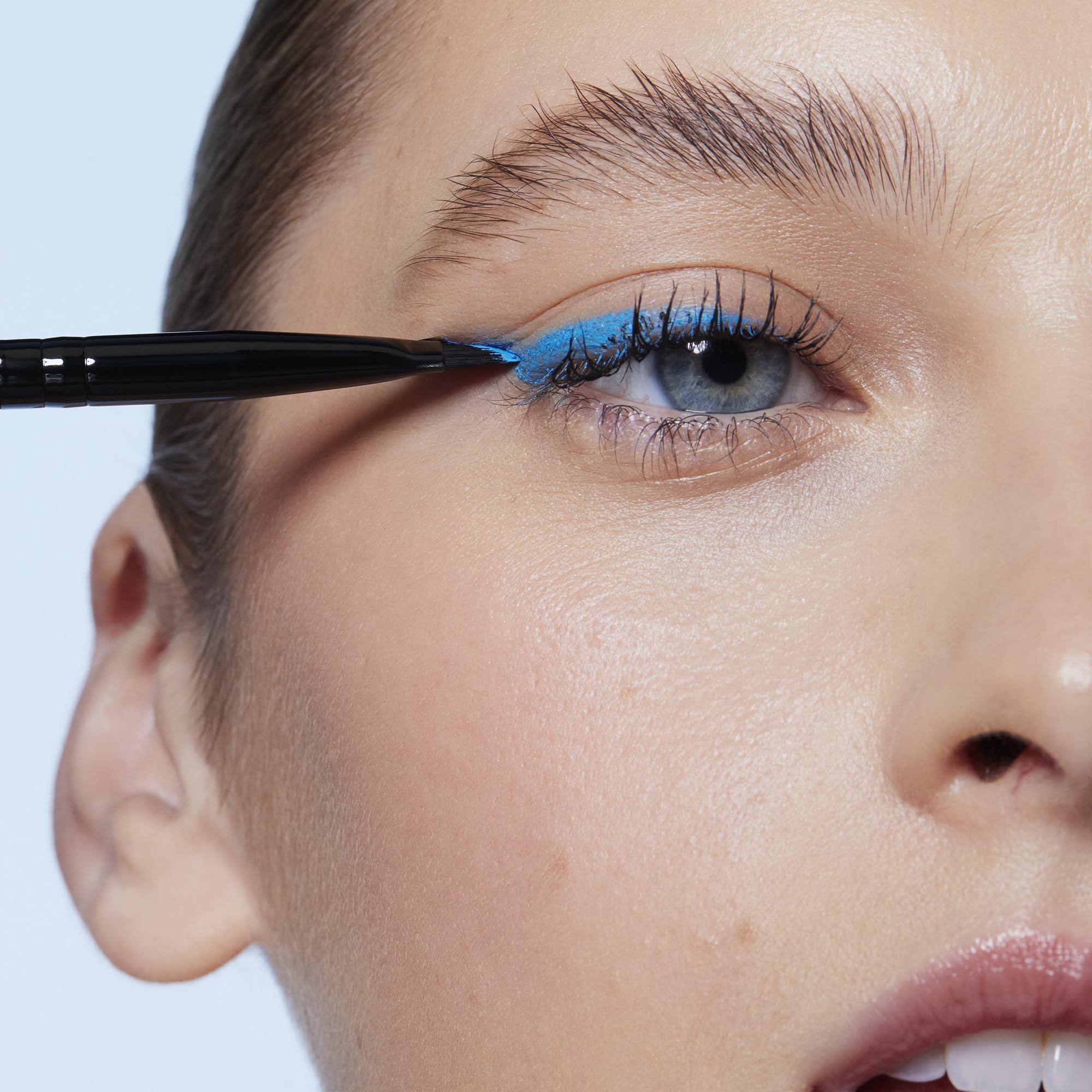 e.l.f. Wing It Liner Brush demonstrating powder eyeliner compatibility for versatile looks