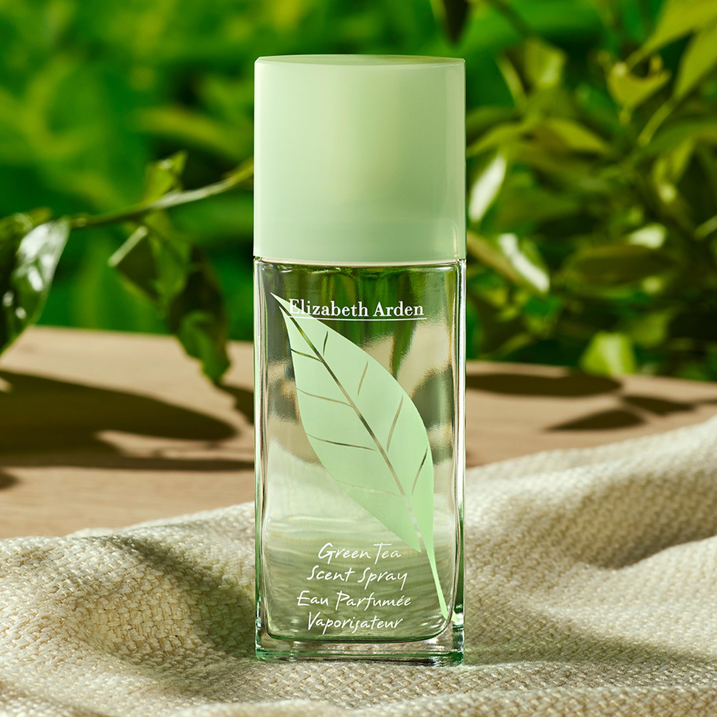 Elizabeth Arden Green Tea amber-musk base notes add lasting warmth and balance.