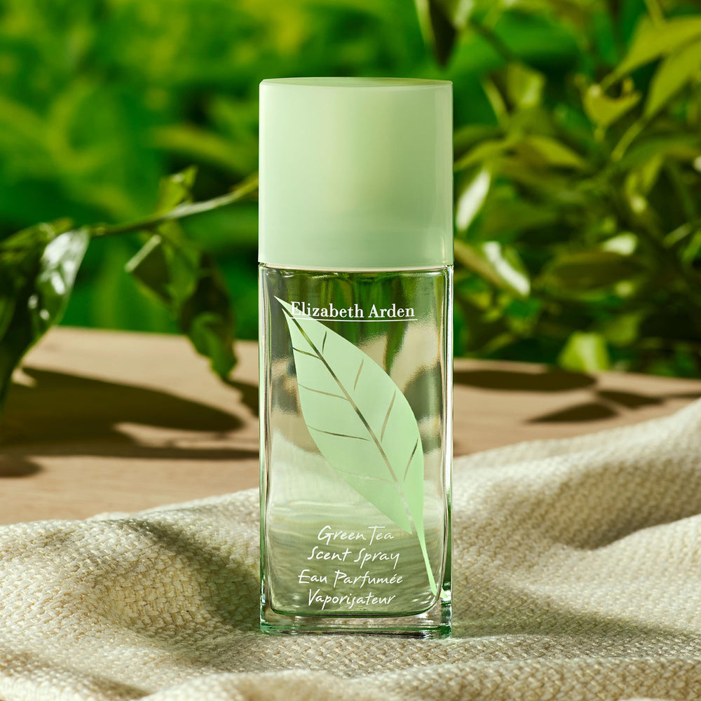 Elizabeth Arden Green Tea base notes underscore amber and musk.