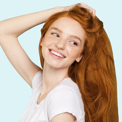 Textura ligera que suaviza el cabello y evita enredos con Elizabeth Mott.