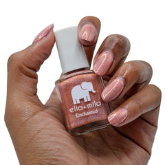 ella+mila Oasis acetone-free formula highlighted with clean, vegan, non-toxic appeal.