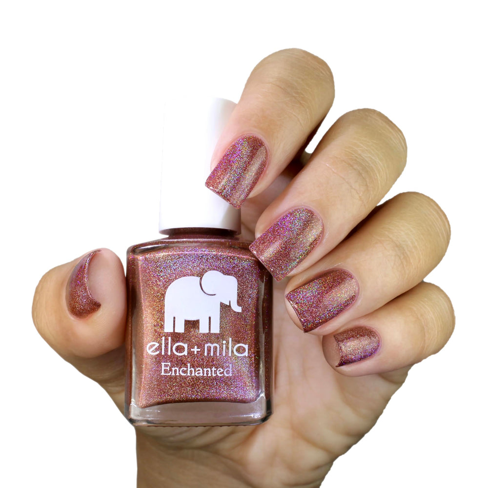 ella+mila Oasis chip-resistant finish on nails, maintaining glossy color through daily activities.
