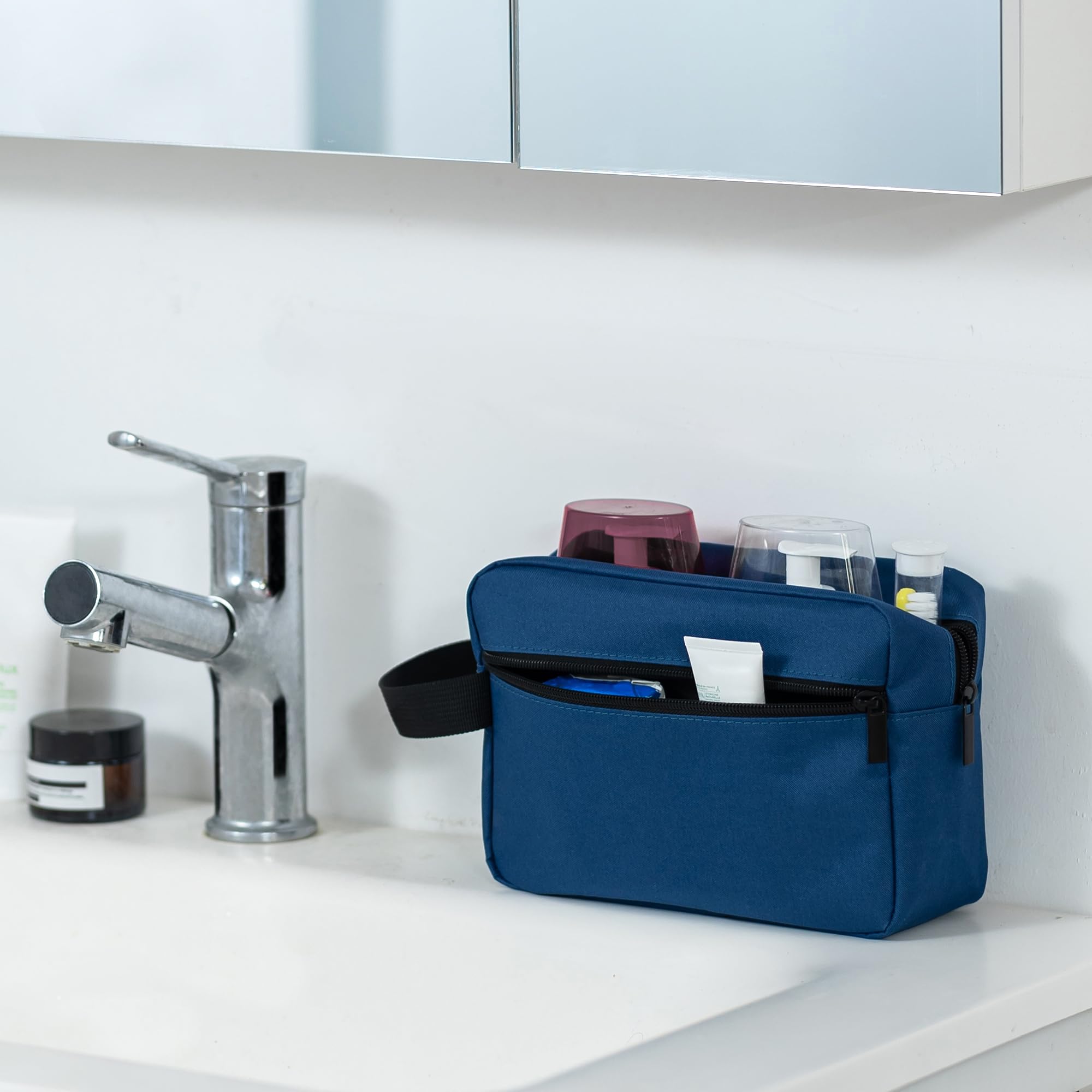 Elviros gift-ready travel bag styled for men and women travelers