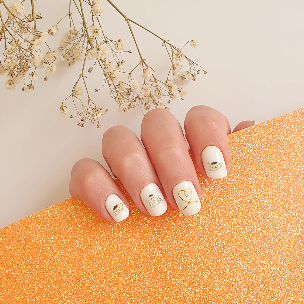 Emifunny easy-to-remove nail stickers with nail polish remover.