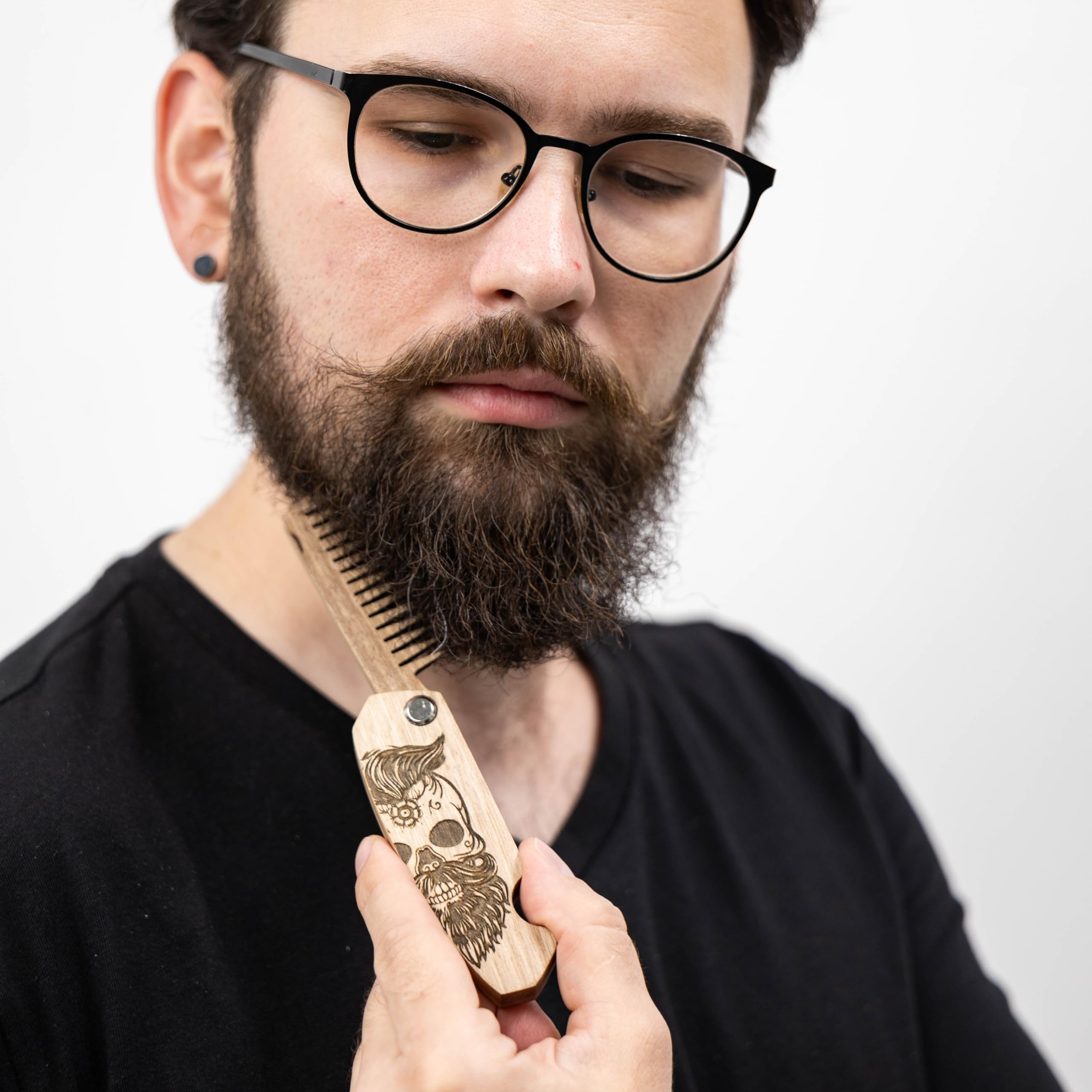 Enjoy The Wood wooden grooming accessory showcasing natural grain and premium feel