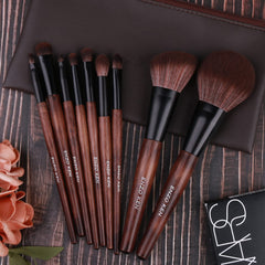 ENZO KEN sable hair makeup brushes for soft, skin-friendly blending.