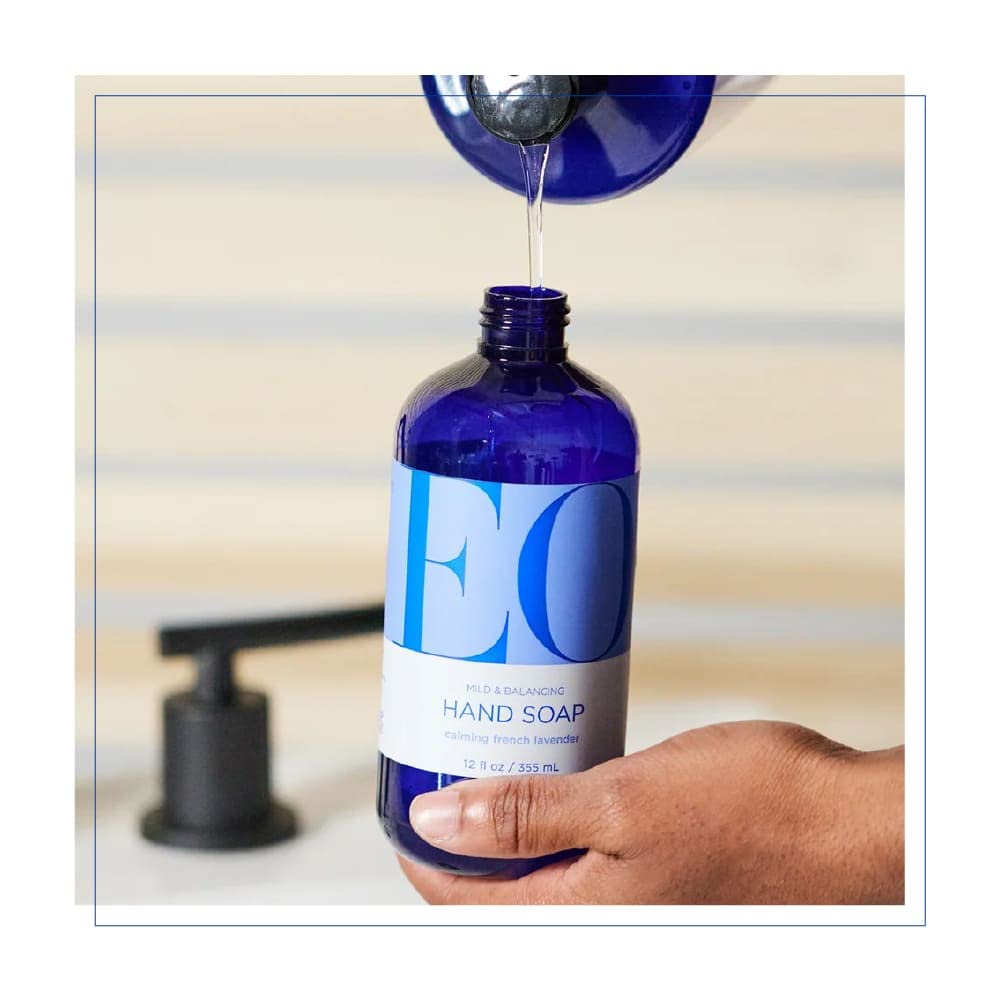 EO Aceite corporal Lavanda Francesa, vitamina E y aceites nutritivos cuidan la piel.