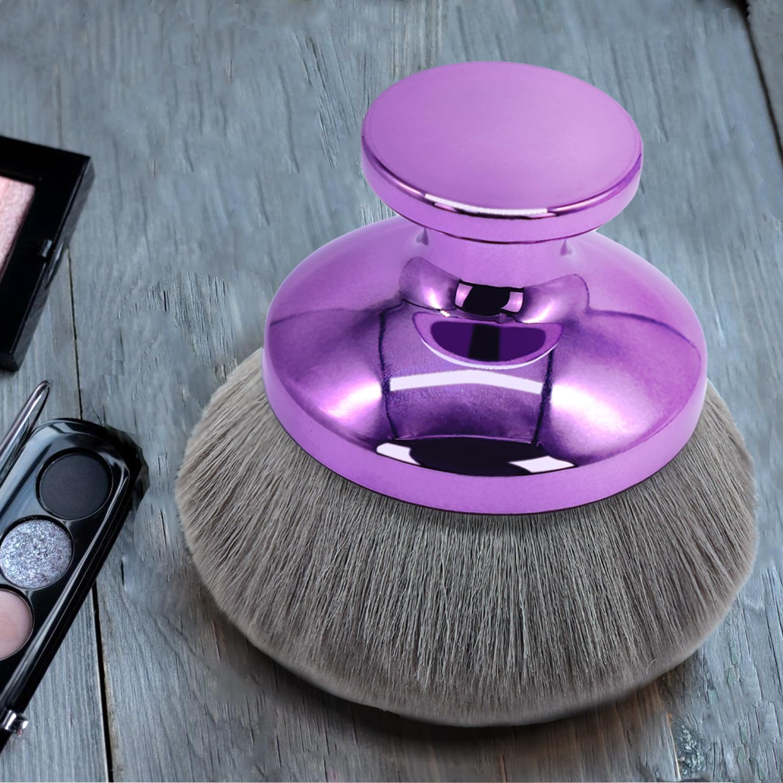Travel-friendly EOICCEOH brush keeps your body makeup routine on the go.