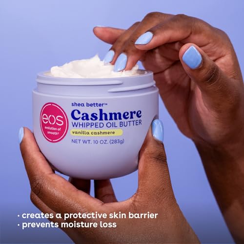 Aplicación suave de eos Cashmere Whipped Oil Butter en las manos.