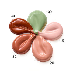 essence Corrector e Iluminador con aloe vera cuida la piel.