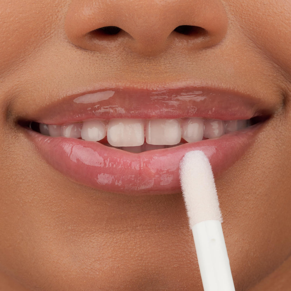 essence Hydra Kiss Lip Oil has a non-sticky gloss finish.