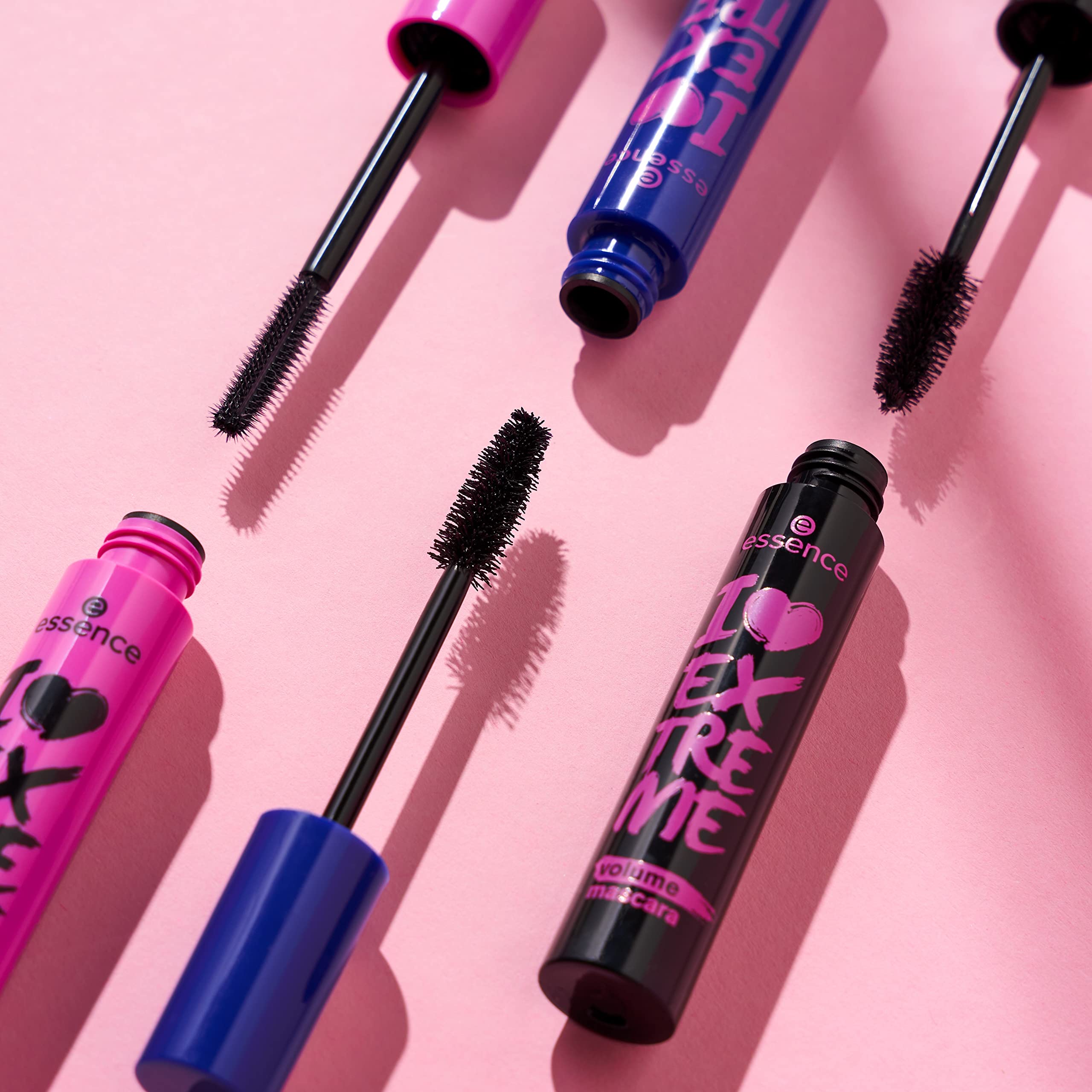 essence I Love Extreme Volume Mascara Waterproof black-pack with 1 mascara