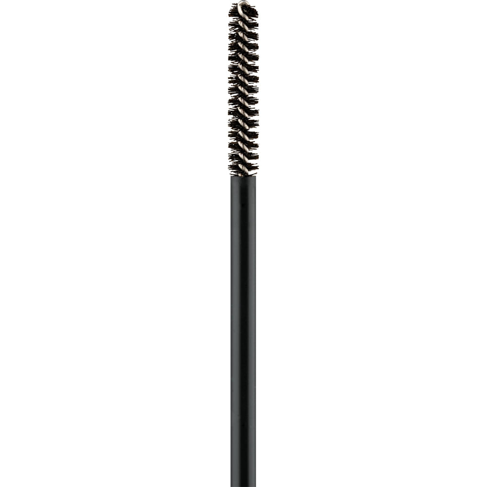 Essence Lash Princess Slim Brush application-shot demonstrates corner-to-corner lash coverage.