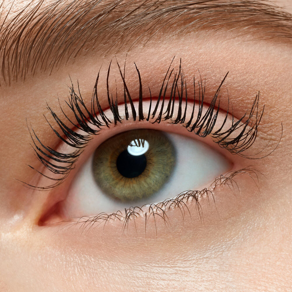 essence Lash Without Limits shade 02 Brown for natural enhancement