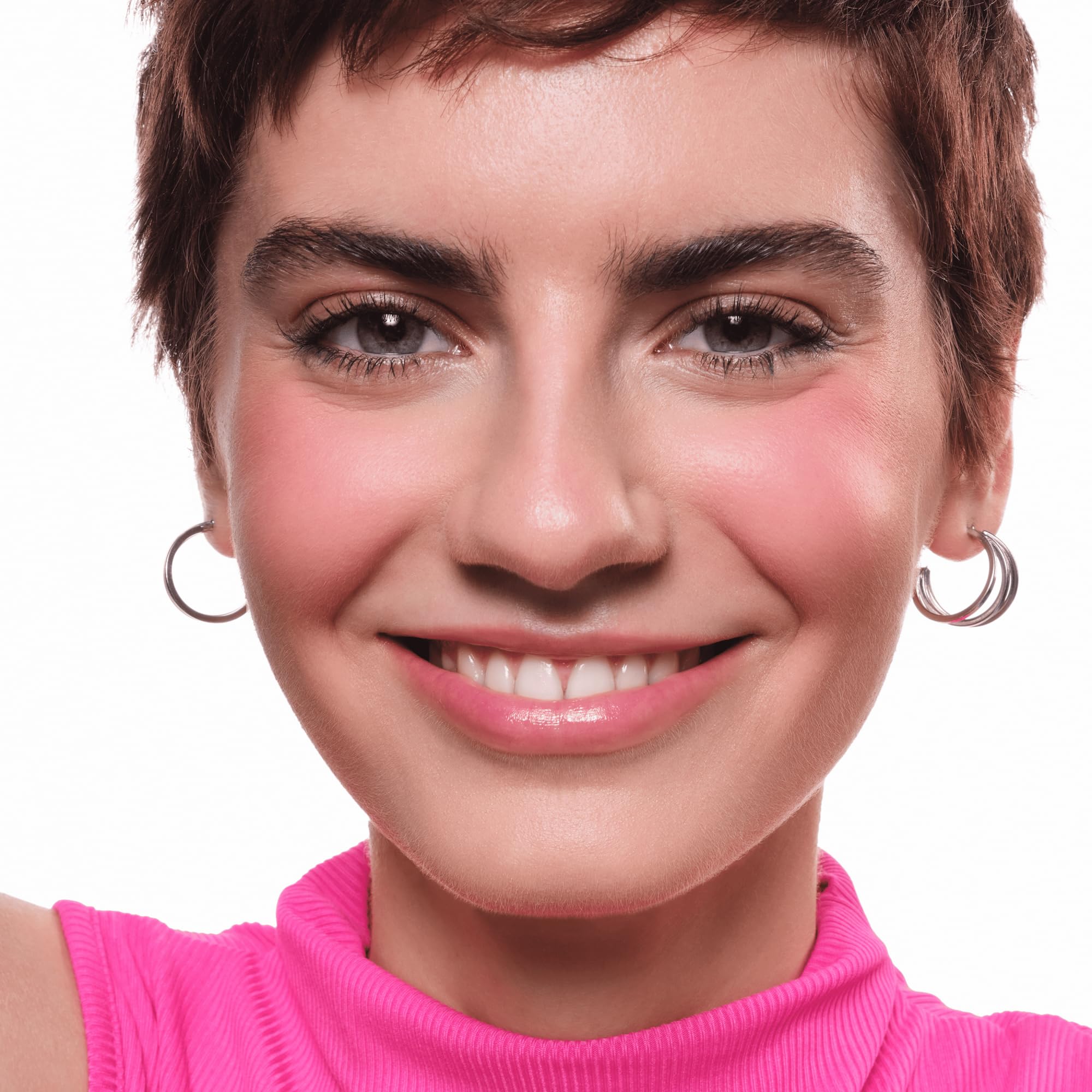 essence Soft Touch Bouncy Blush demonstrates smooth, even application.