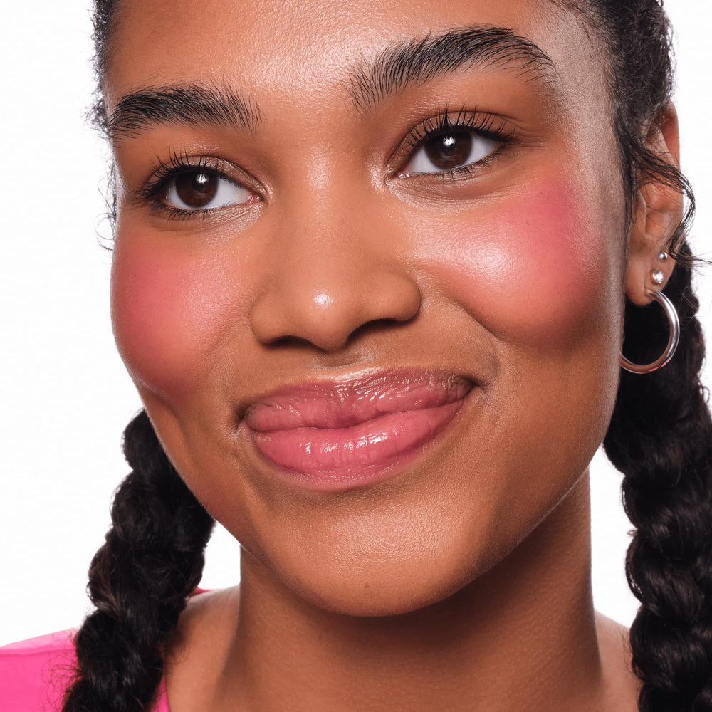 essence Soft Touch Bouncy Blush cream to powder finish demo
