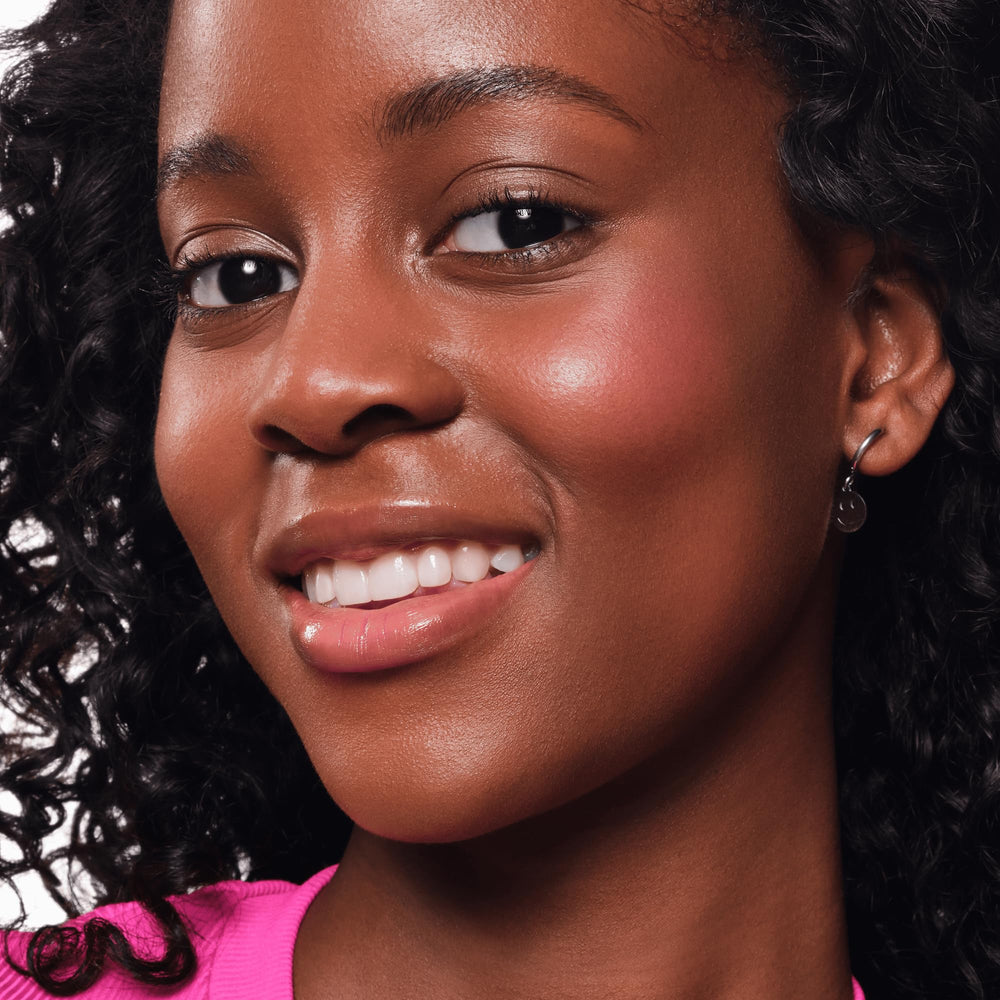 essence Soft Touch Bouncy Blush vegan cruelty-free formula for guilt-free beauty.