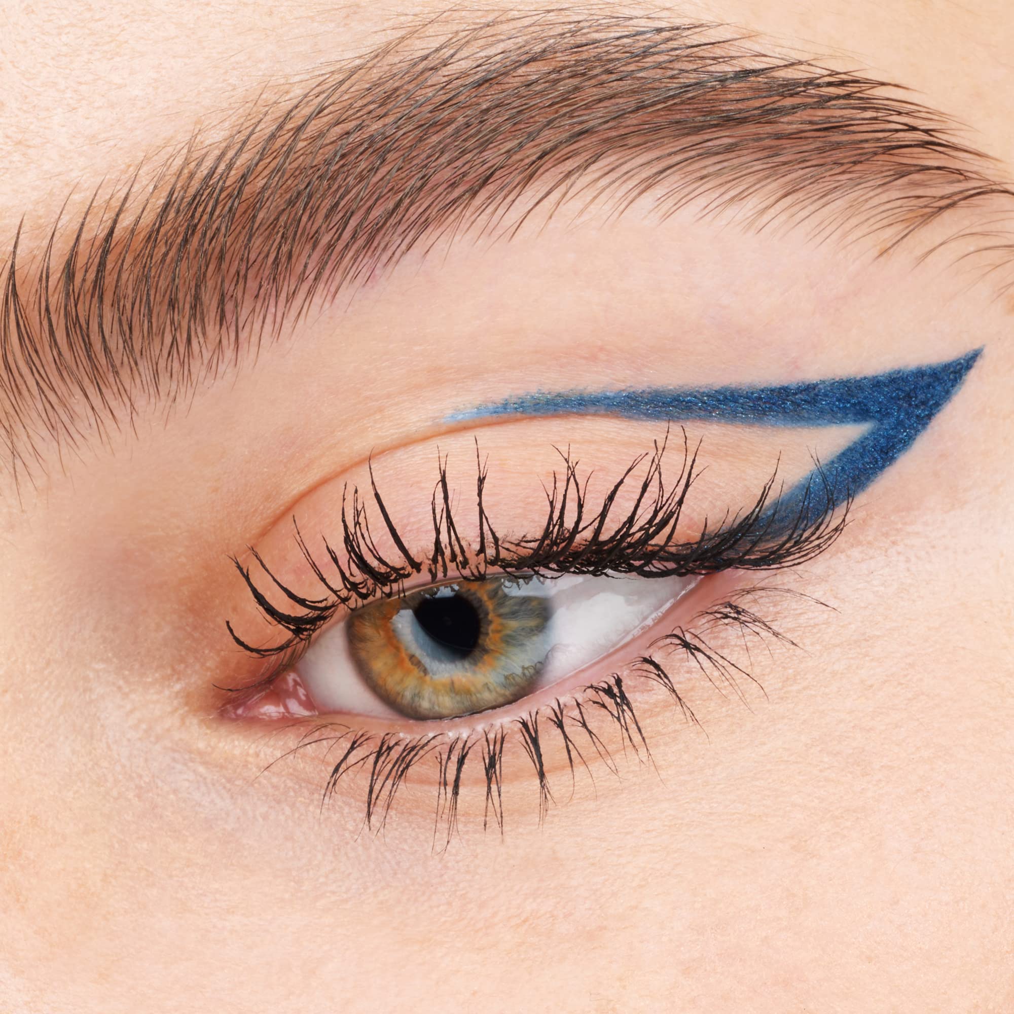 essence Stay & Play Gel Eyeliner Midnight Sky waterproof formula swatch