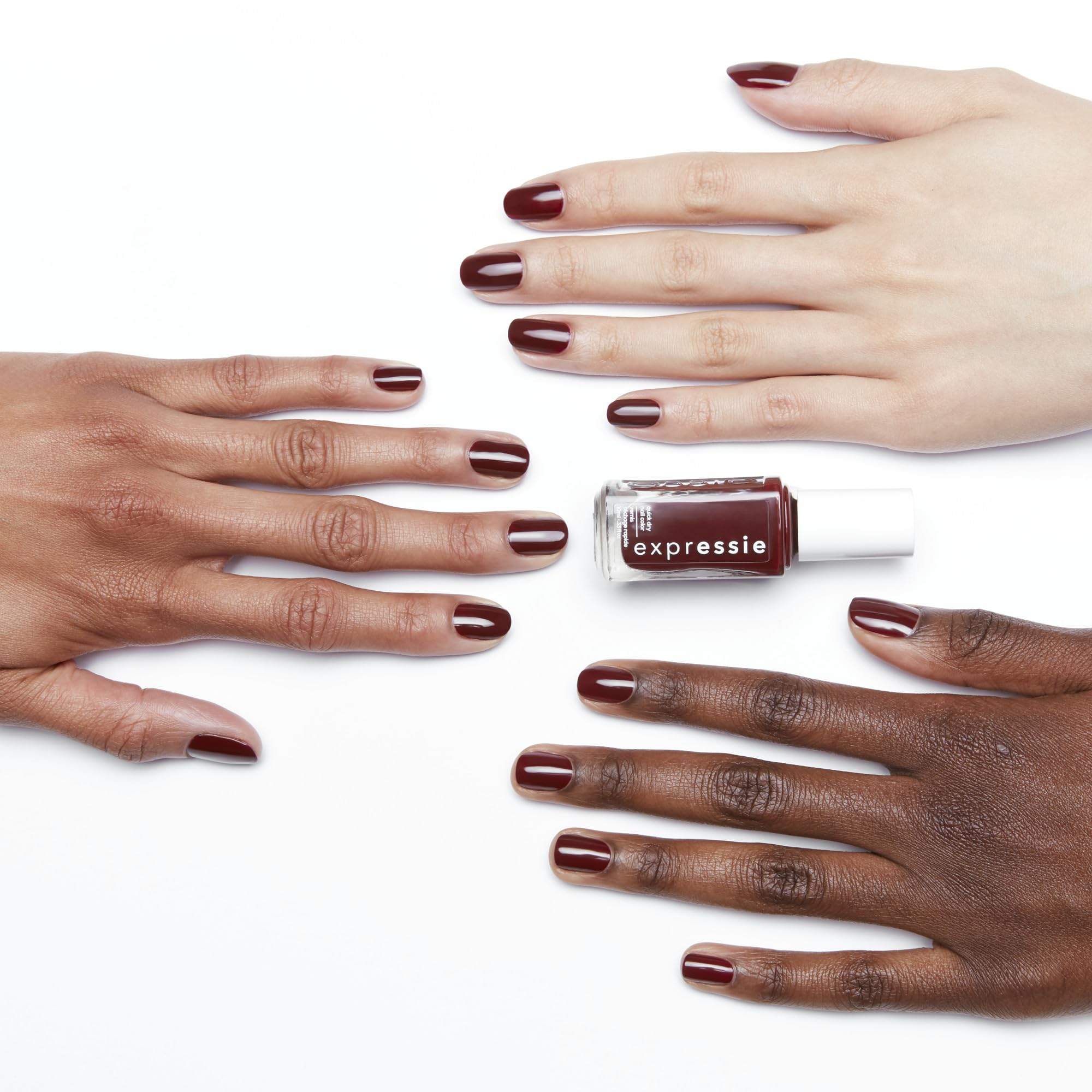 essie expressie tono burgundy oscura ofrece cobertura uniforme