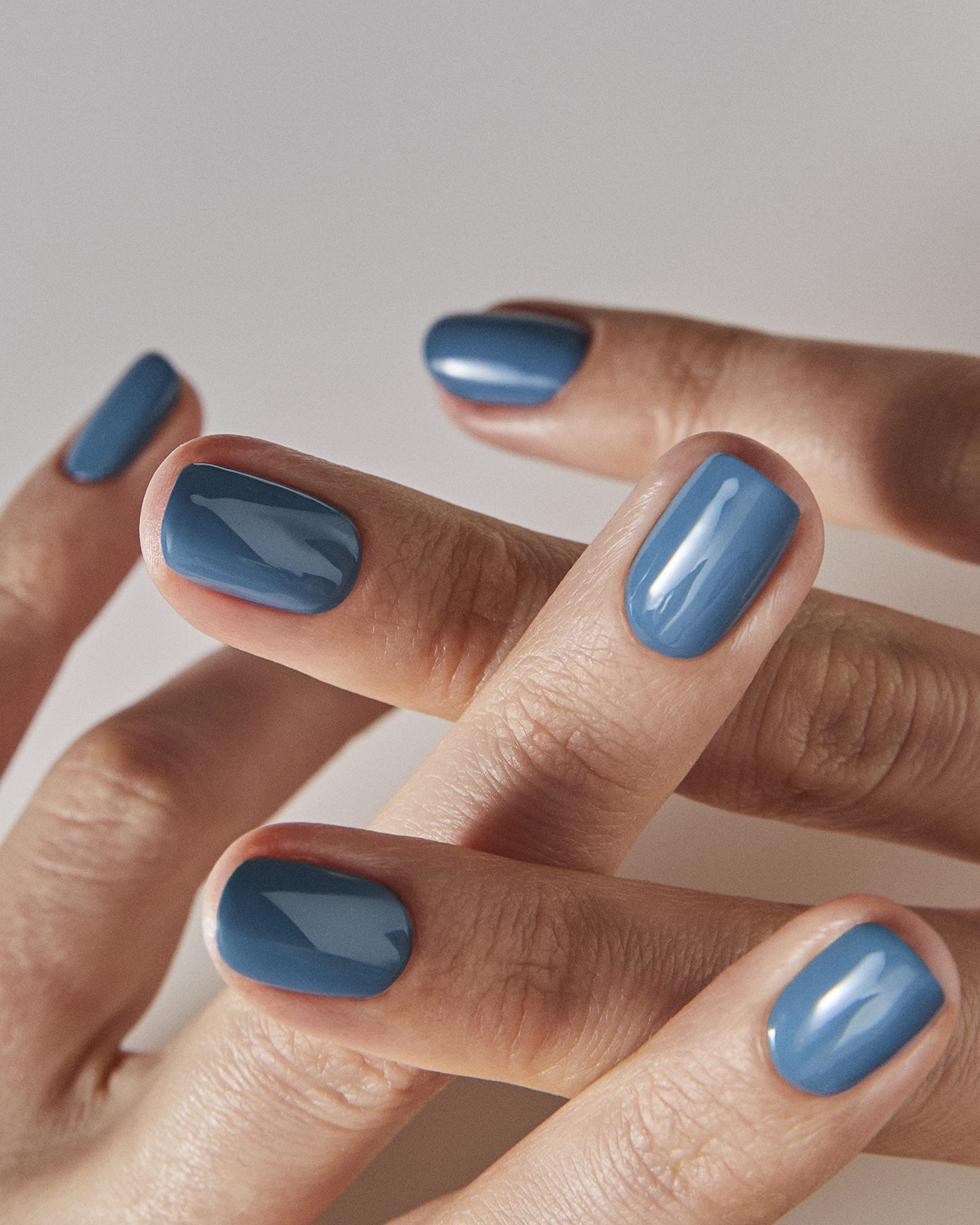 essie gel couture cuidado diario en casa para uñas elegantes.