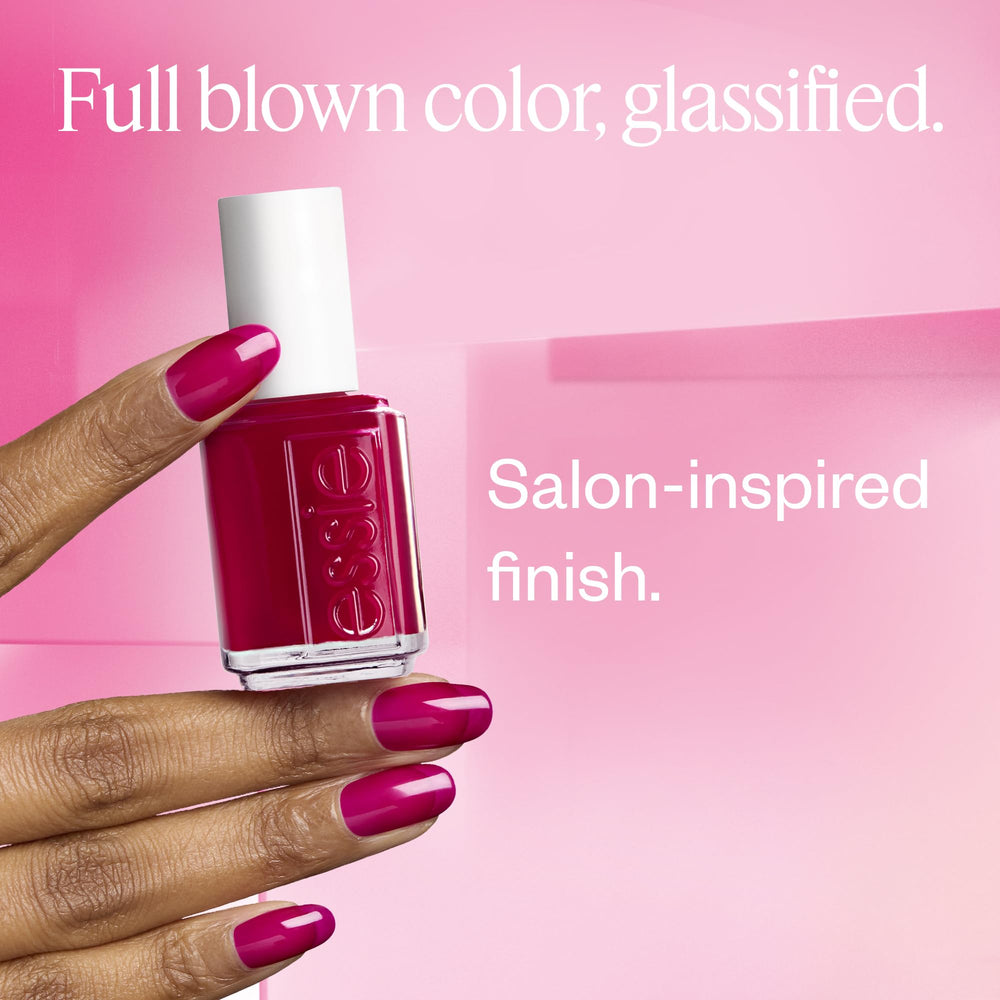 essie Glass Nails tono azul intenso para un efecto translúcido.