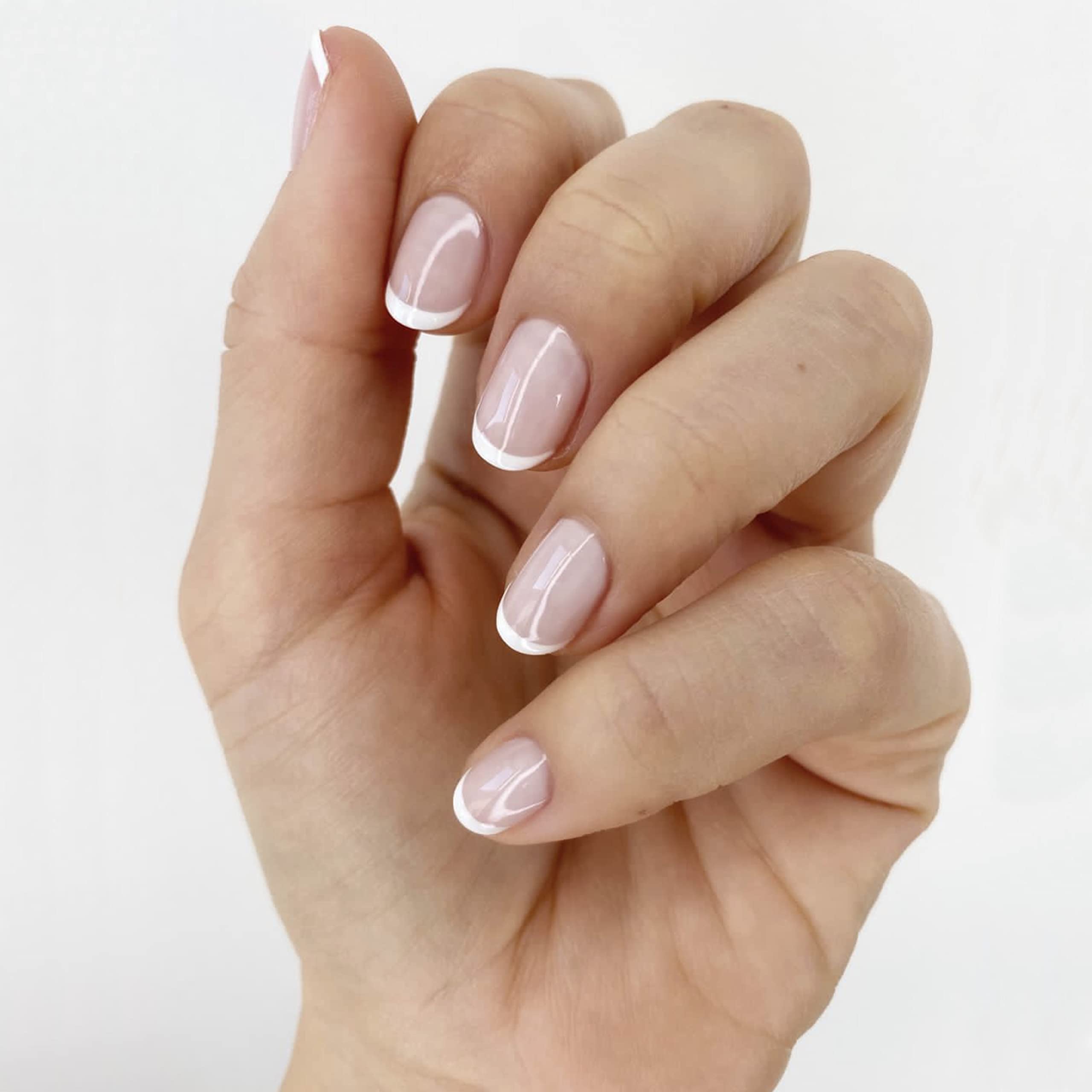 Kit Ballet Manicura Francesa de essie, empaque para manicura clásica.