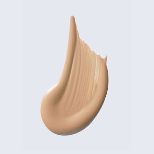Estee Lauder Double Wear matte finish swatches illustrate even skin tone results.