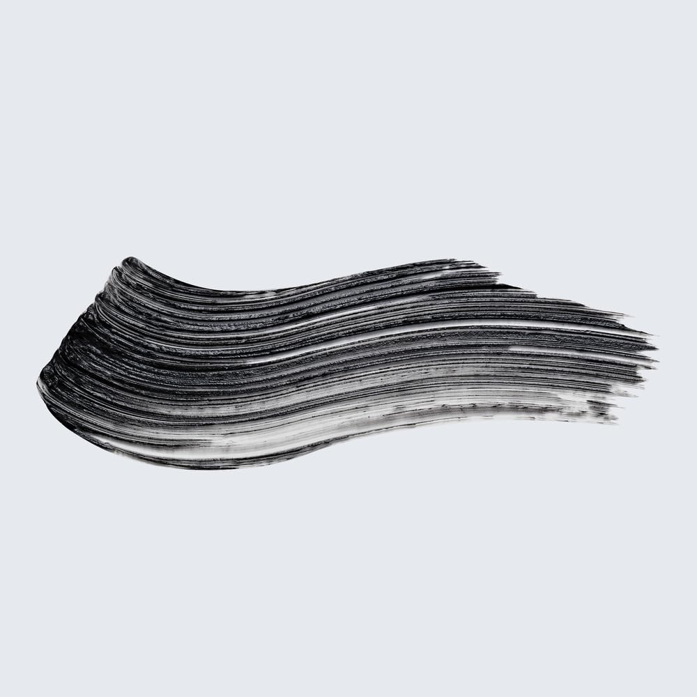 Estée Lauder Little Black Primer Tint lash swatch demonstrates long-wear color.