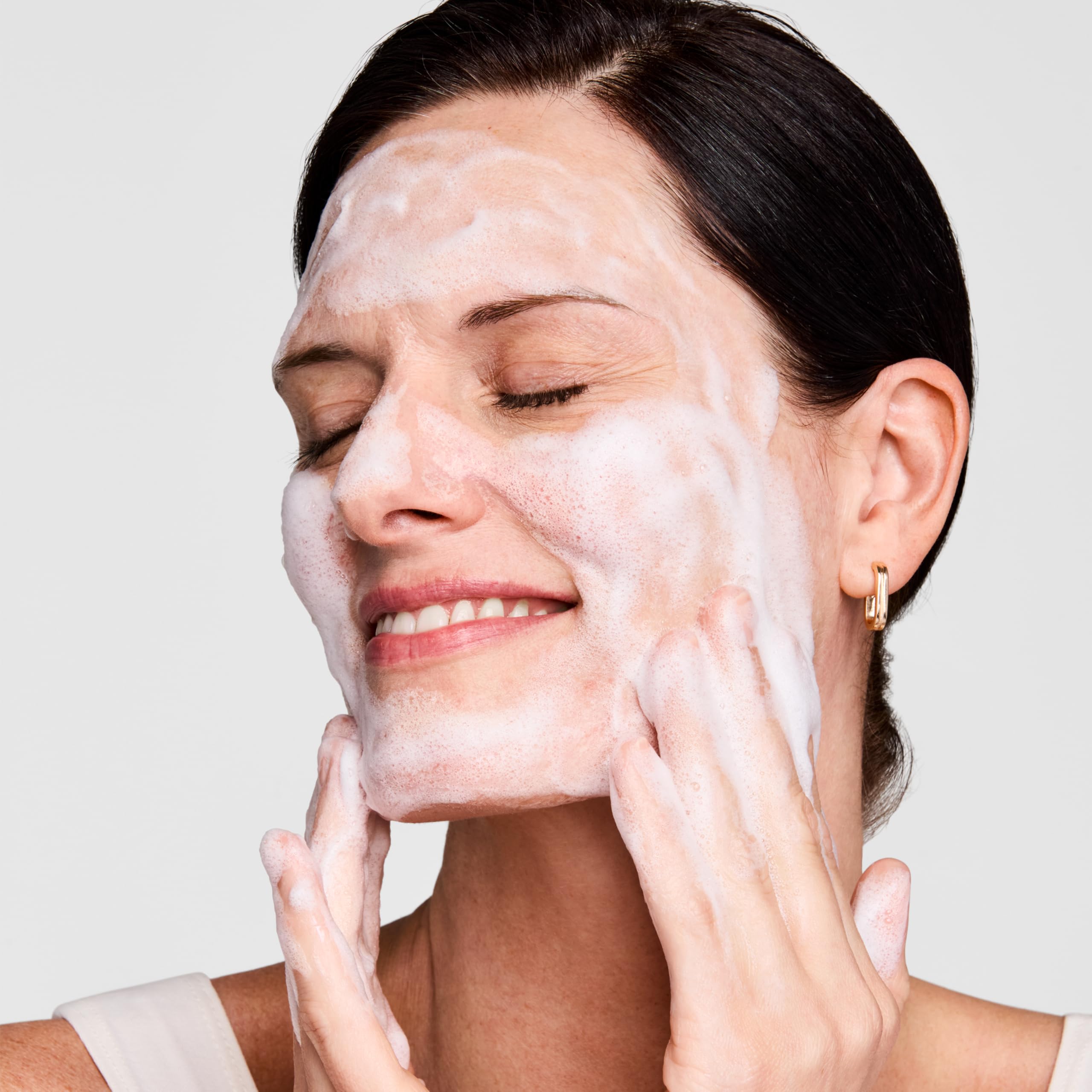 Estée Lauder Perfectly Clean 3-minute purifying mask for quick use.