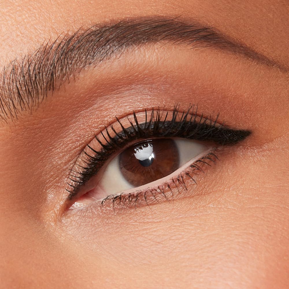 Estee Lauder waterline-safe kajal allows tightlining with no tugging.