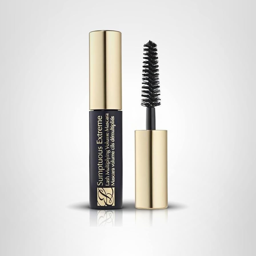 Look audaz con Estée Lauder Sumptuous Extreme para noches