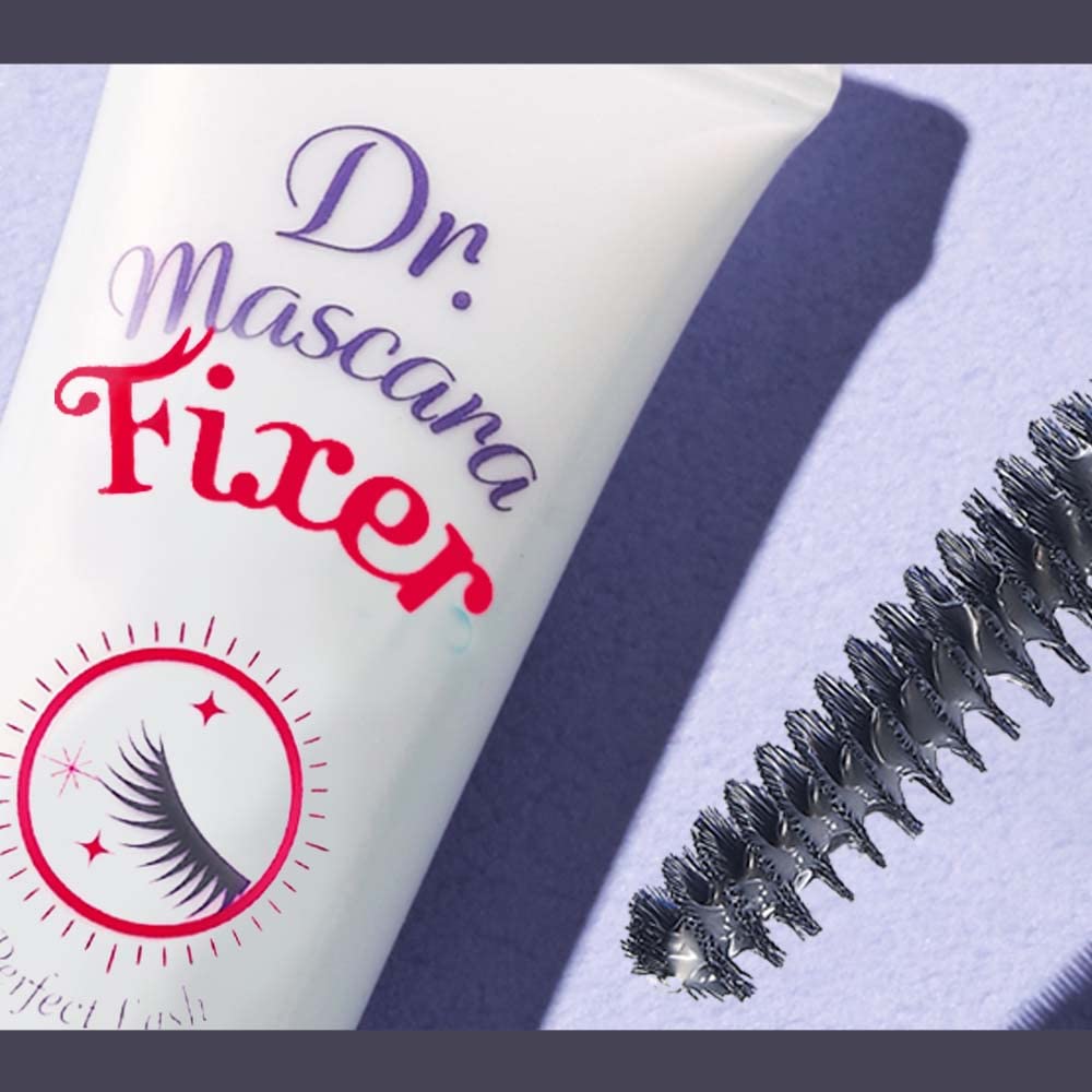 ETUDE Dr. Mascara Fixer resultado final con pestañas definidas y sin manchas.