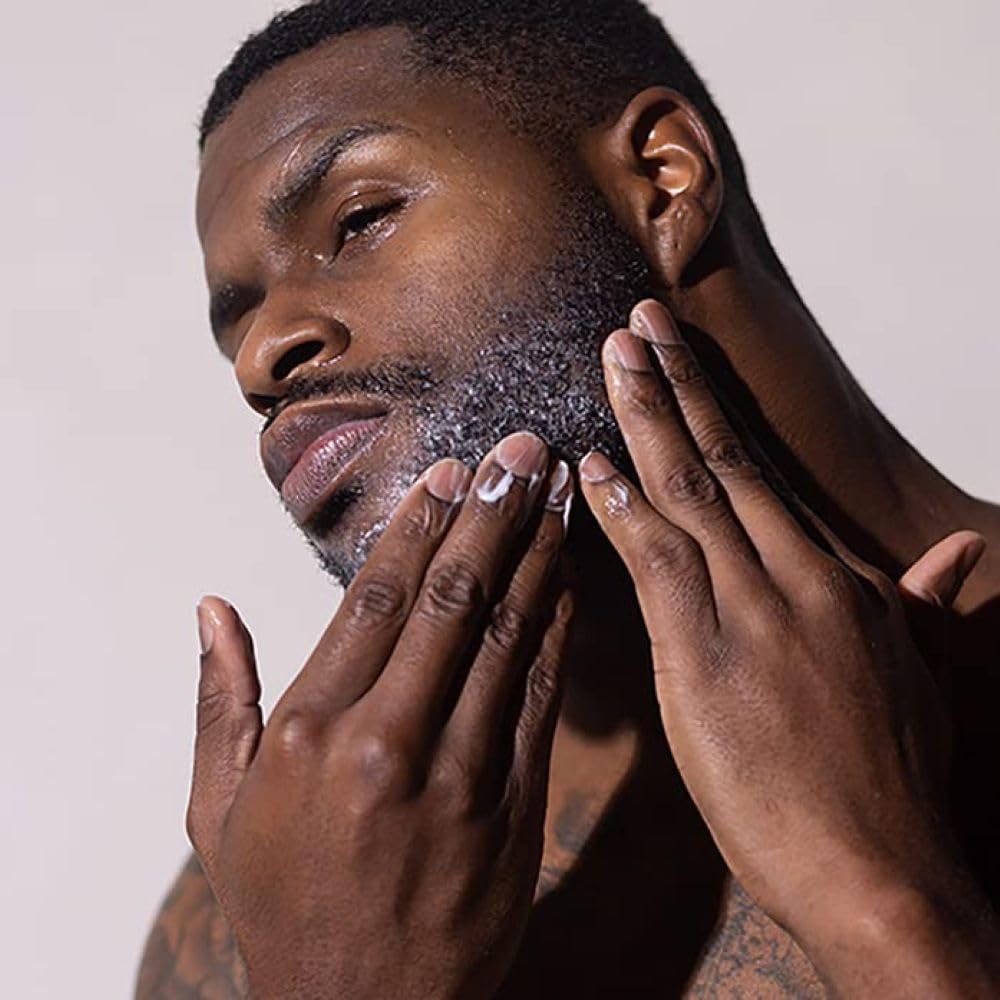 Evan Alexander beard conditioner softens hair with a natural aloe vera blend.