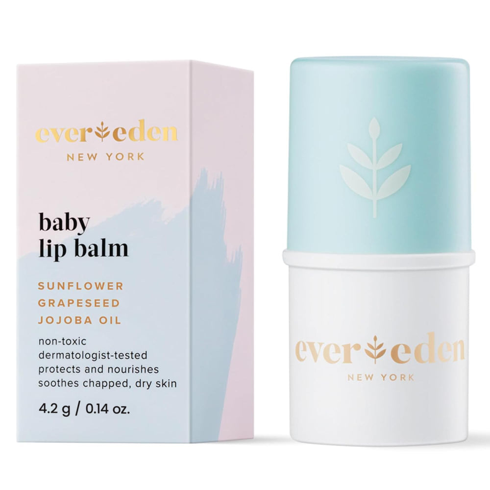 Bálsamo labial Evereden para bebé en envase compacto, labios suaves.