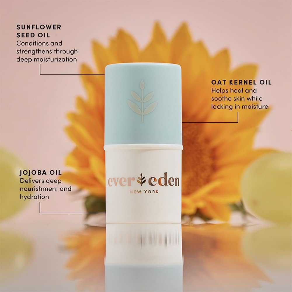 Textura cremosa de Evereden favorece la aplicación suave en labios del bebé.