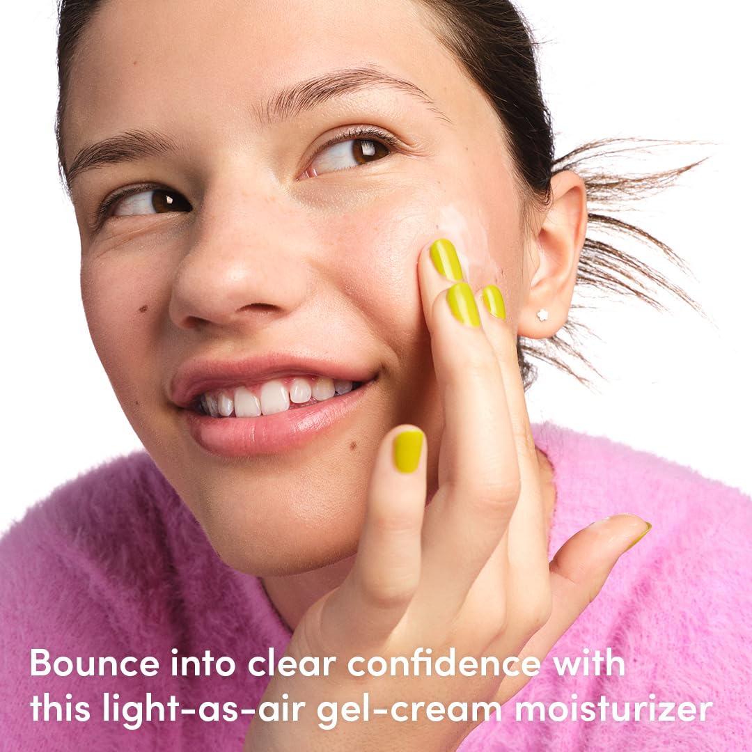 Evereden Let's Bounce Gel-Cream applied on the skin for quick absorption
