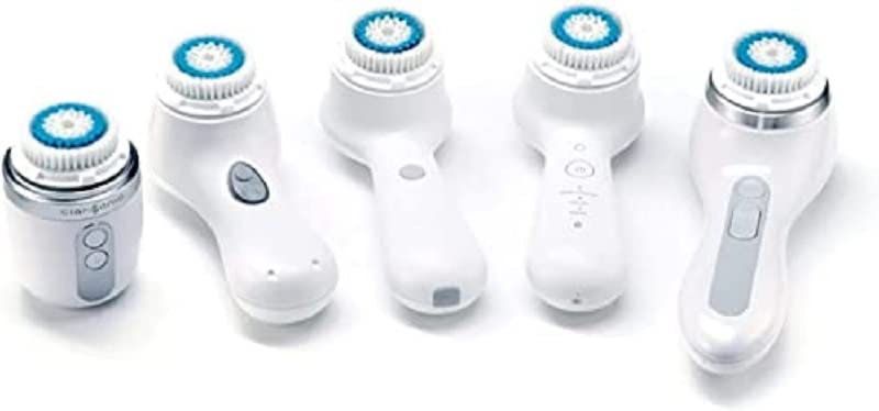 Evetree Clarisonic Alpha Fit brush head designed for versatile facial cleansing.