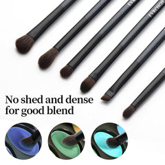 EVRCHGIEA concealer brush for targeted coverage and smooth blending.