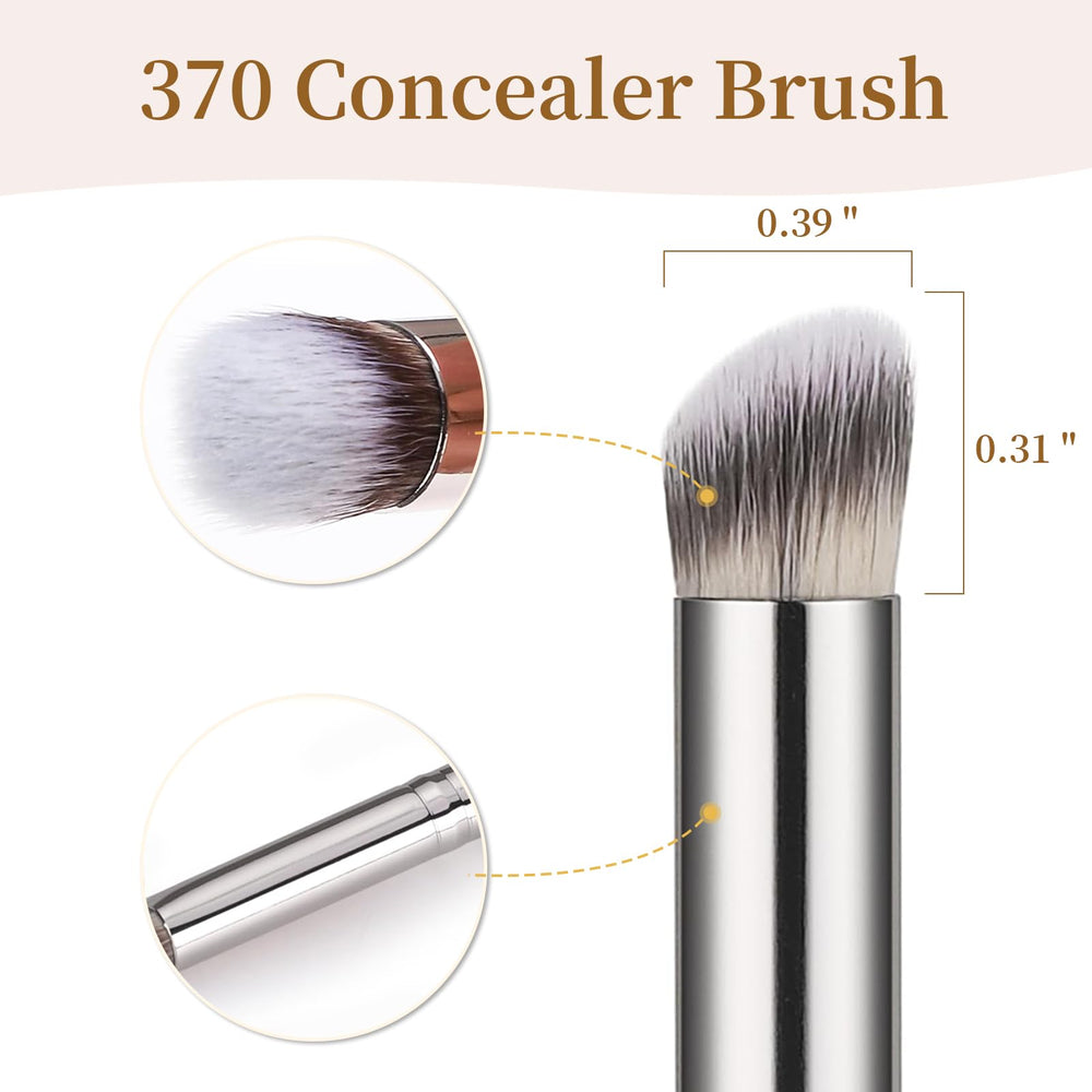 EVRCHGIEA liquid foundation blending brush for smooth, streak-free results.