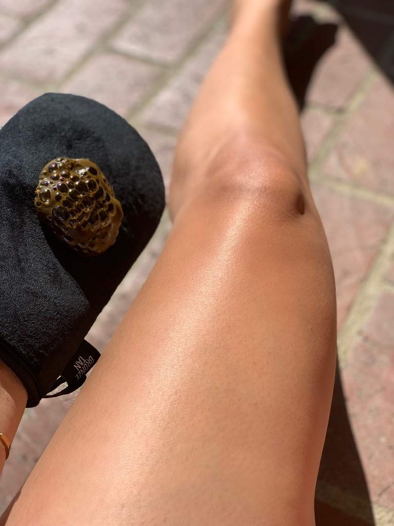 Aplicación de bronceado en casa con Existing Beauty sin rayas