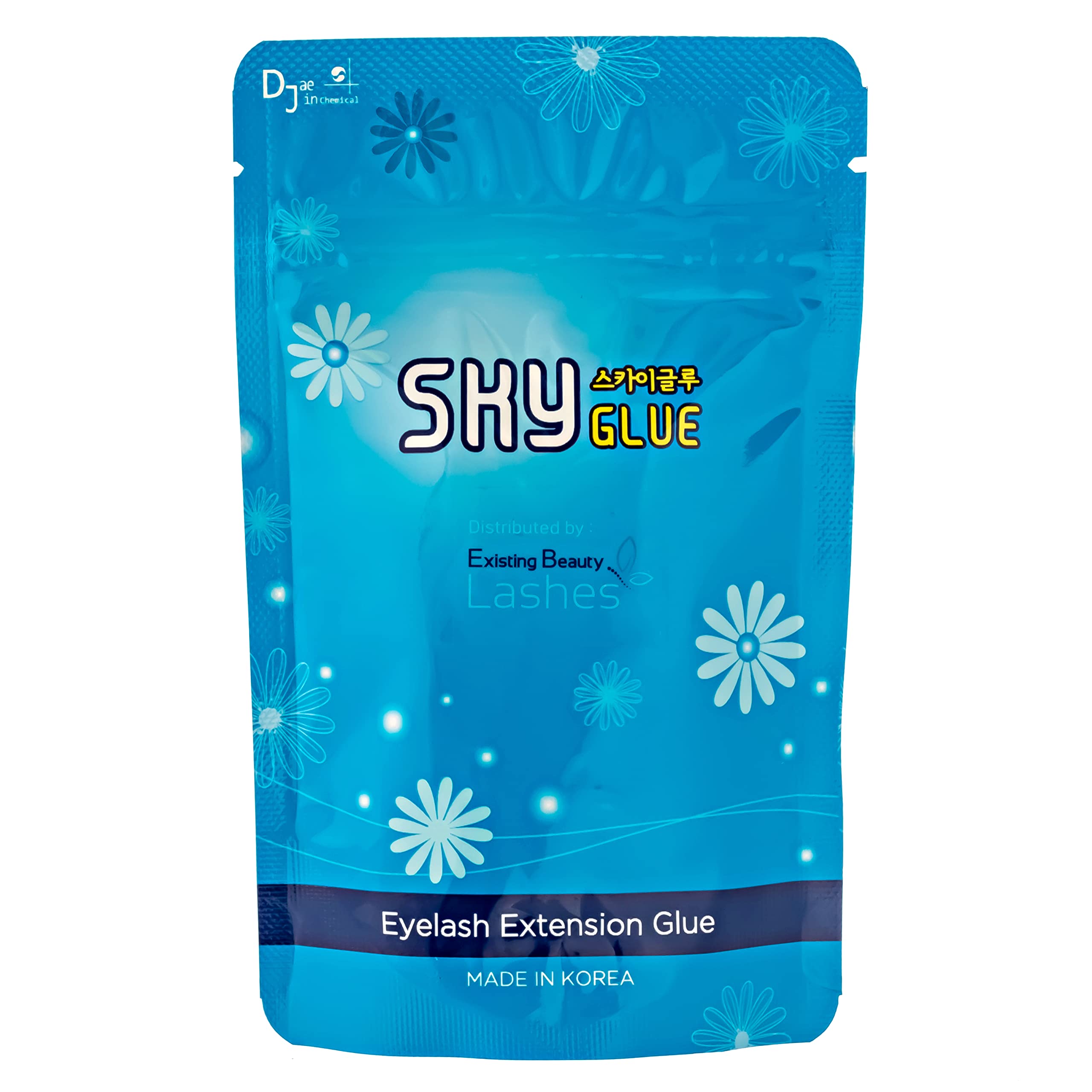 Two 5 ml Sky Glue S+ bottles in a professional lash kit
