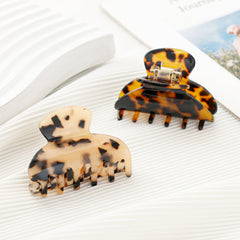 Eyegla small medium clip, secure hold for various hair types without slipping.