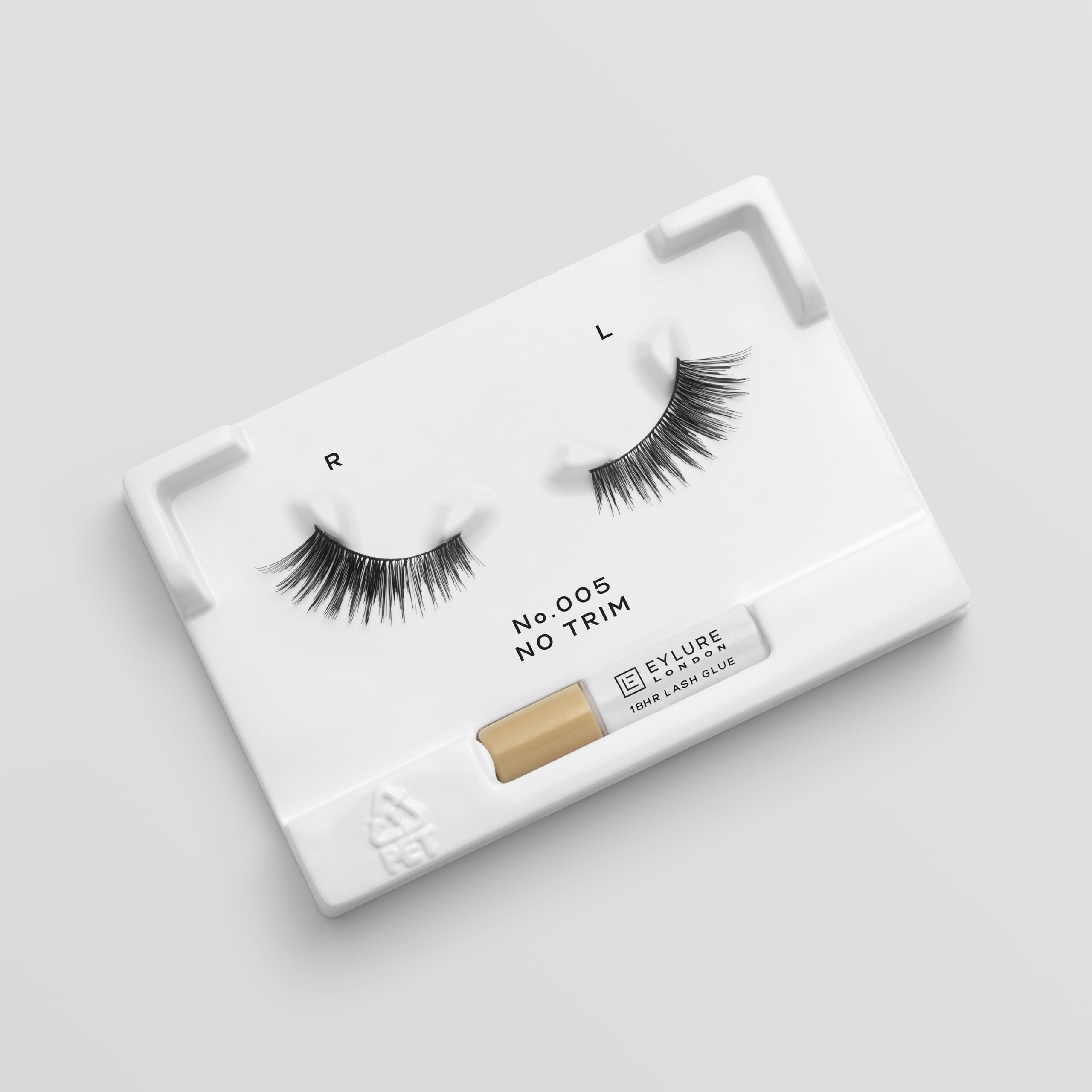 Eylure Volume Accent No. 005 night-out look enhances drama and confidence.