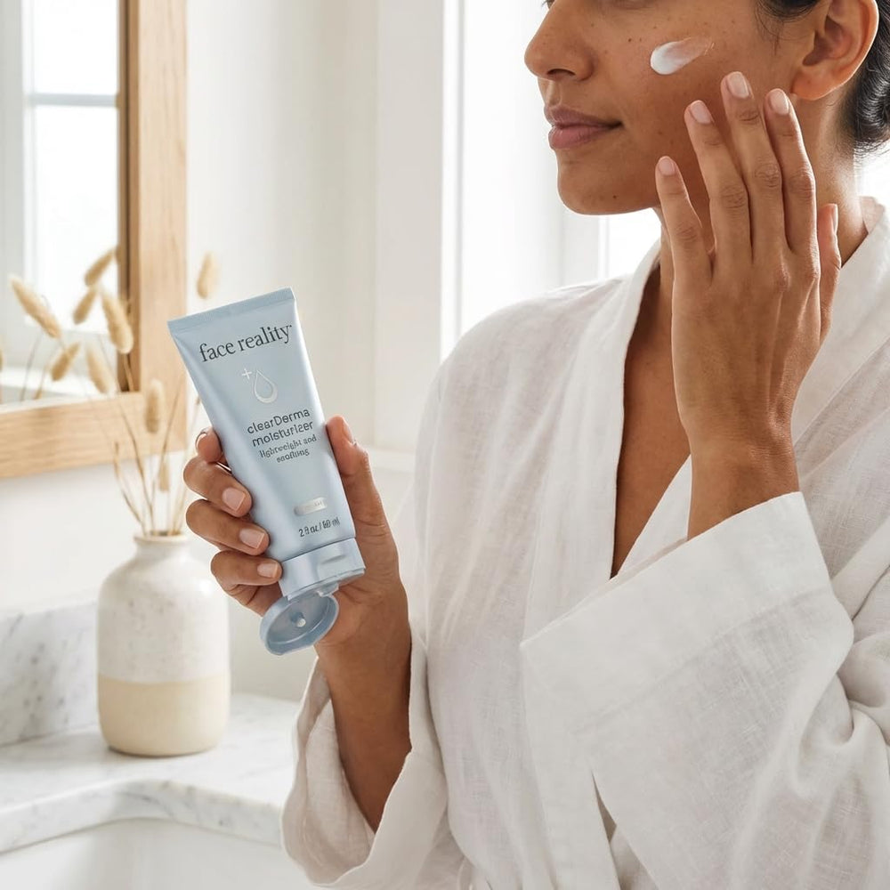 Close-up of Clearderma Moisturizer texture reveals silky, fast-absorbing finish for oil-prone skin.
