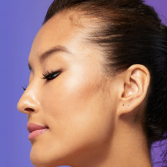 KISS FALSCARA WISPS Natural Wispy set with invisible band for everyday elegance.