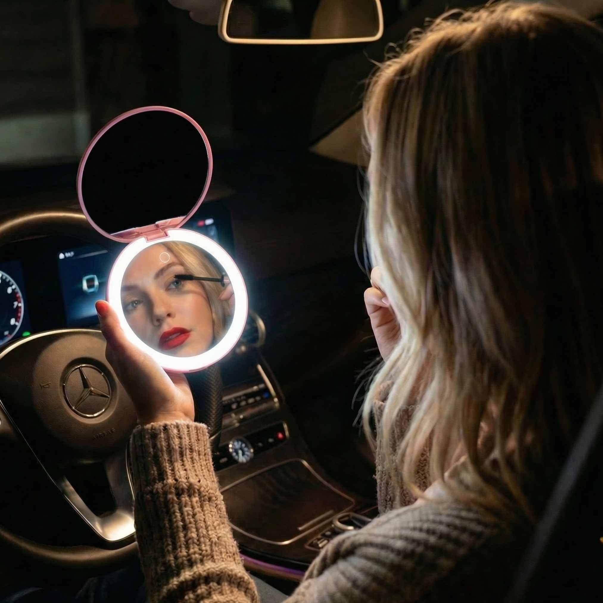 Fancii Taylor mirror in use inside a handbag for travel
