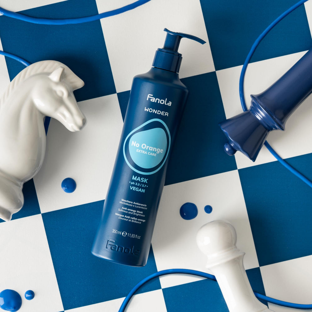 Fanola Wonder No Orange blue-toning action on hair delivers cooler tones and shine.