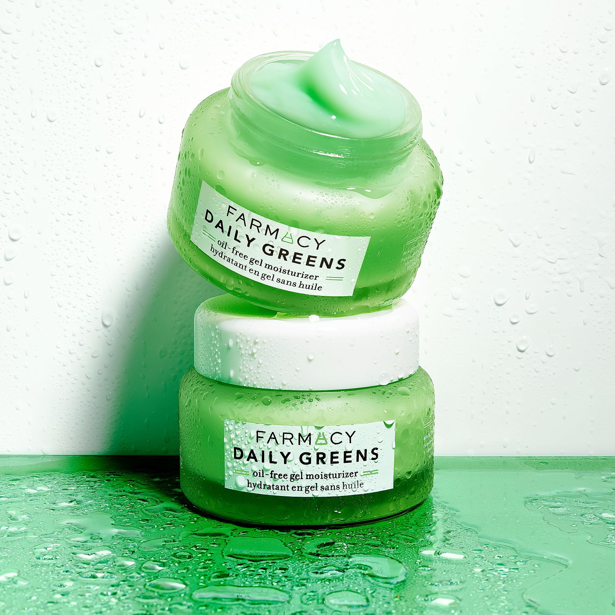 Farmacy Daily Greens pores-clearing action helps a refined, smooth complexion.